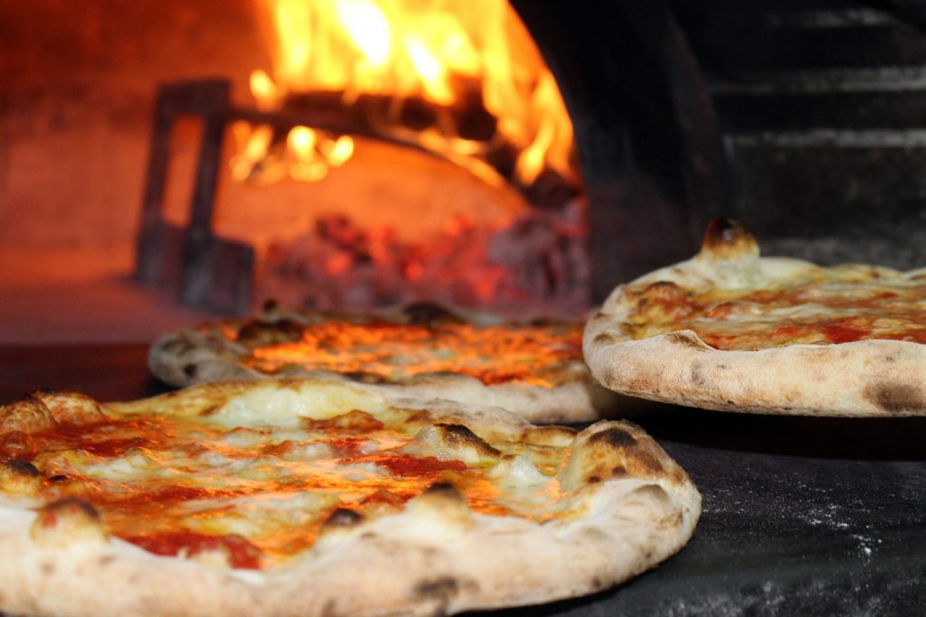 Italien Kampanien Neapel Pizza Spezialitaeten