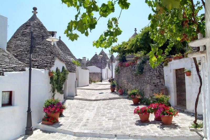 italien apulien alberobello trullis