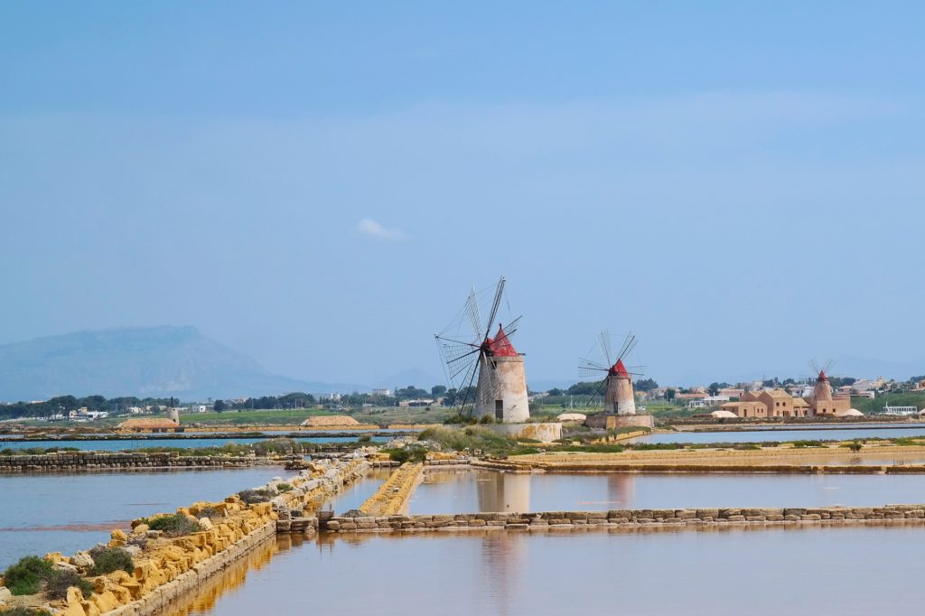 Italien Sizilien Marsala Salinen Windraeder